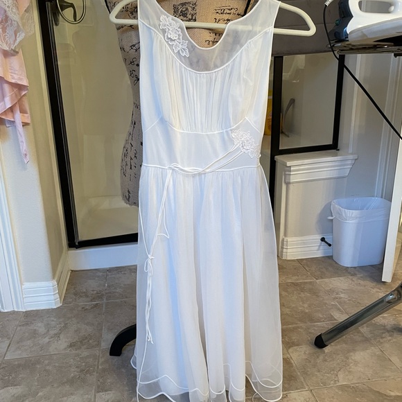 Pure white sleeping gown - Picture 7 of 7